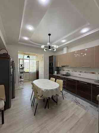 3 комнаты, 130 м², Элитка, 6 этаж, Дизайнерский ремонт Bishkek