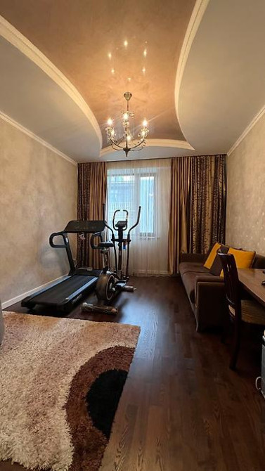 6-комнатная элитная квартира 214 м², 4 этаж, Бишкек - изображение 3