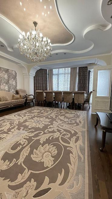 6-комнатная элитная квартира 214 м², 4 этаж, Бишкек - изображение 1