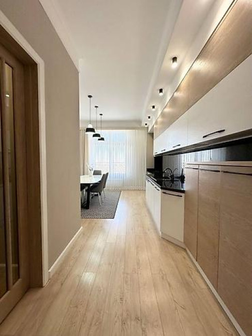 Срочно продаётся 4-х комнатная квартира! Премиум! 180 м² Бишкек - изображение 8