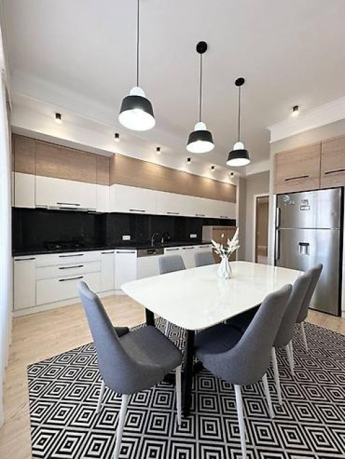 Срочно продаётся 4-х комнатная квартира! Премиум! 180 м² Бишкек - изображение 9