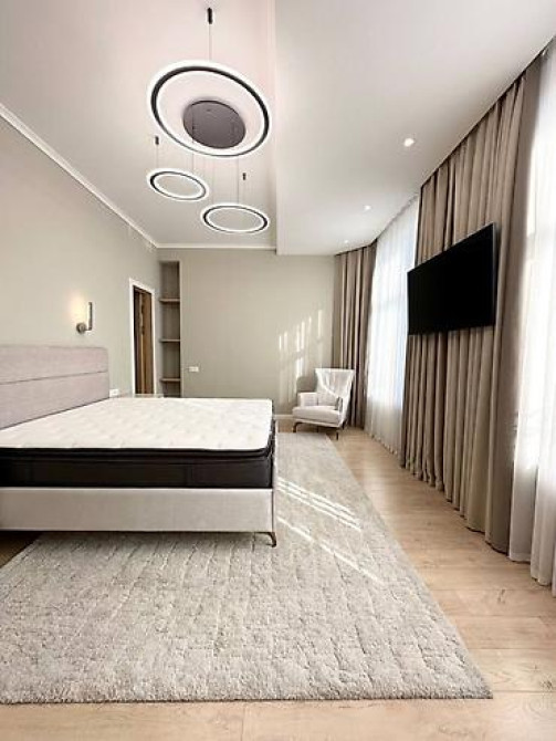 Срочно продаётся 4-х комнатная квартира! Премиум! 180 м² Бишкек - изображение 2