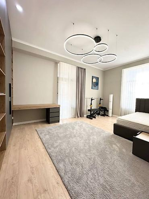 Срочно продаётся 4-х комнатная квартира! Премиум! 180 м² Бишкек - изображение 11