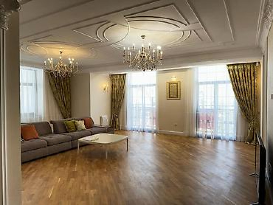 Продается 4-комнатная квартира в золотом квадрате! 185 м² Бишкек - изображение 2