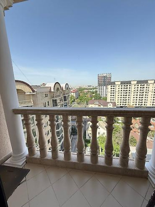 Продается 4-комнатная квартира в золотом квадрате! 185 м² Бишкек - изображение 12