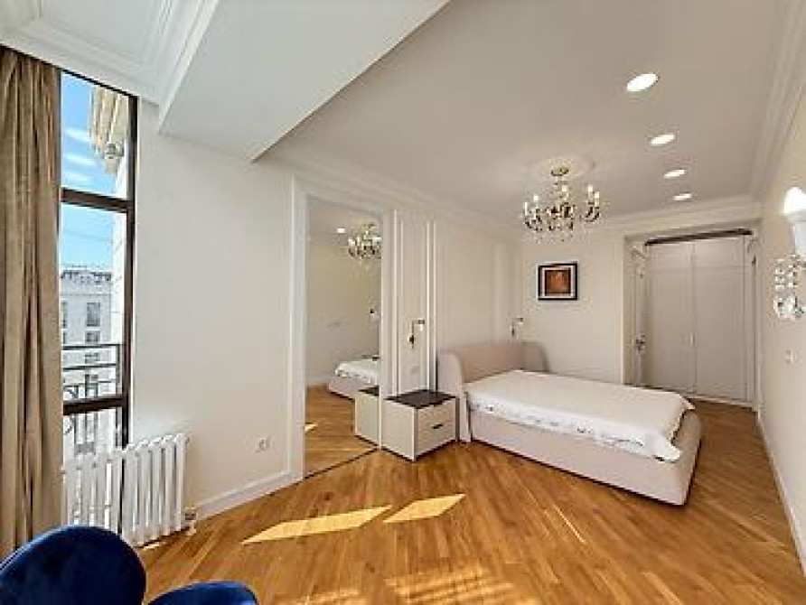 Продается 4-комнатная квартира в золотом квадрате! 185 м² Бишкек - изображение 7