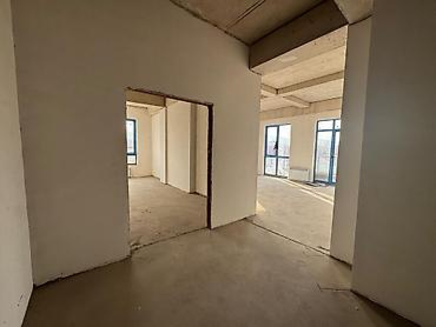 4 комнаты, 166 м², Элитка, 8 этаж, Готовая ПСО (под самоотделку) Бишкек - изображение 4