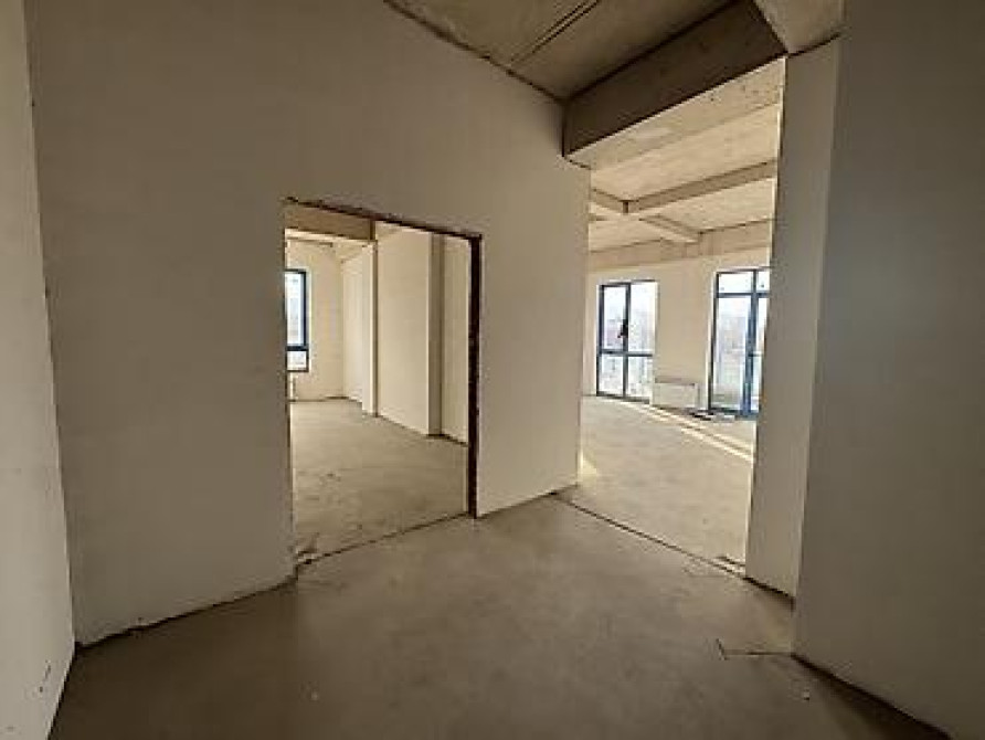 4 комнаты, 164 м², Элитка, 3 этаж, Готовая ПСО (под самоотделку) Бишкек - изображение 3