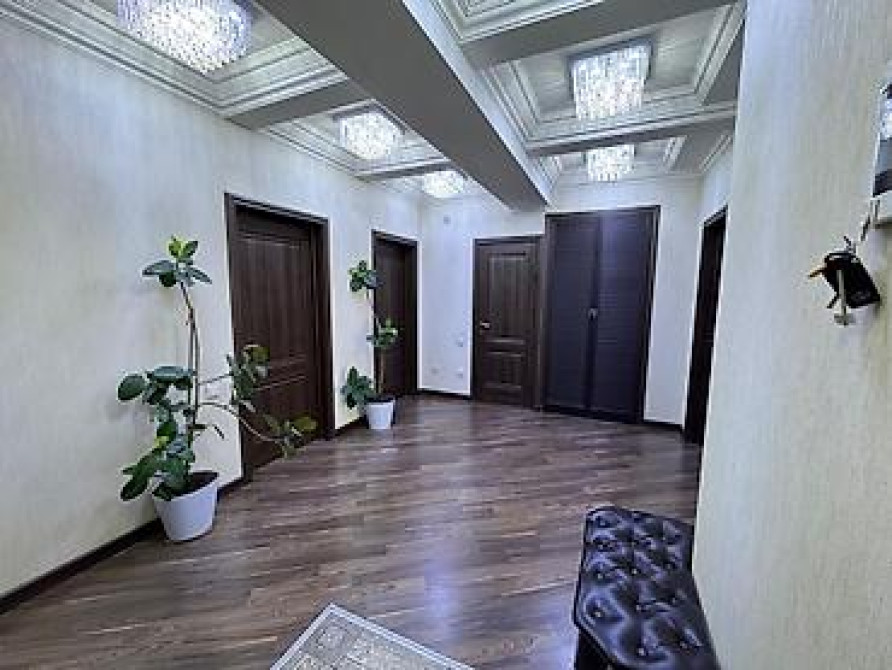 4 комнаты, 140 м², Элитка, 7 этаж, Евроремонт Bishkek - photo 1