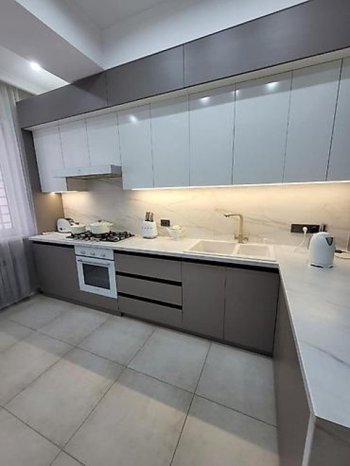 4 комнаты, 140 м², Элитка, 4 этаж, Евроремонт Бишкек - изображение 2