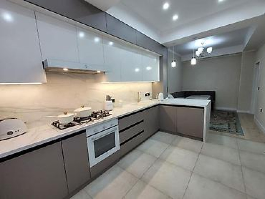 4 комнаты, 140 м², Элитка, 4 этаж, Евроремонт Бишкек - изображение 1