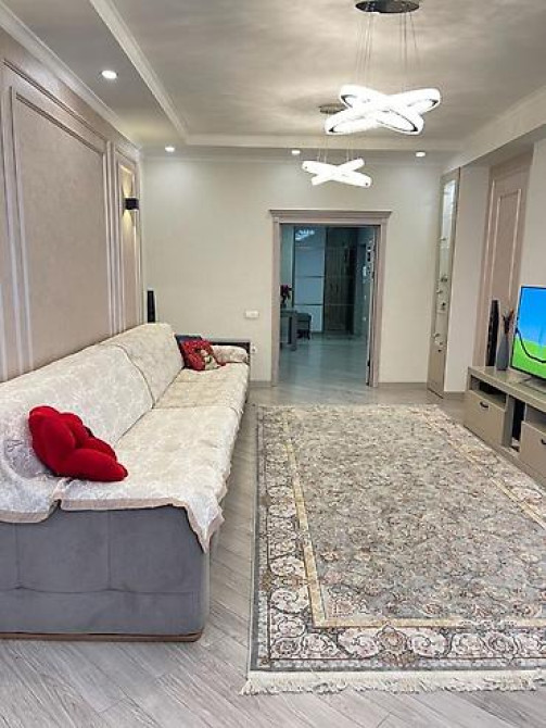 4 комнаты, 145 м², Элитка, 2 этаж, Евроремонт Бишкек - изображение 2