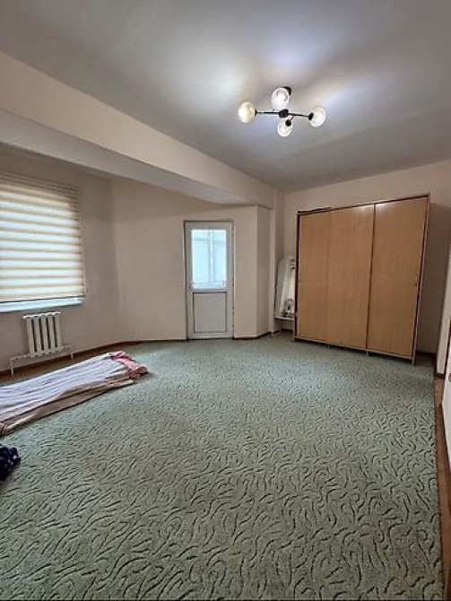 3 комнаты, 128 м², Индивидуалка, 1 этаж, Евроремонт Бишкек - изображение 2