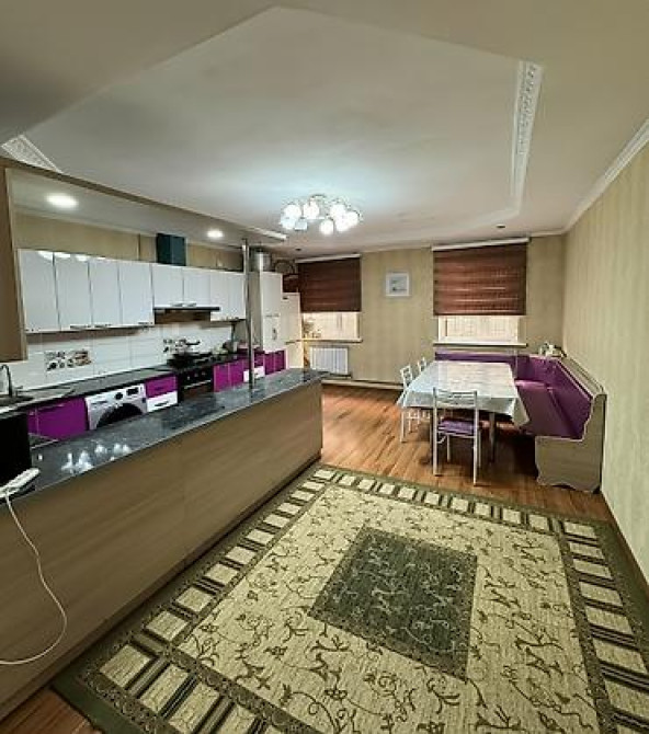 3 комнаты, 120 м², Индивидуалка, 2 этаж, Евроремонт Бишкек - изображение 1