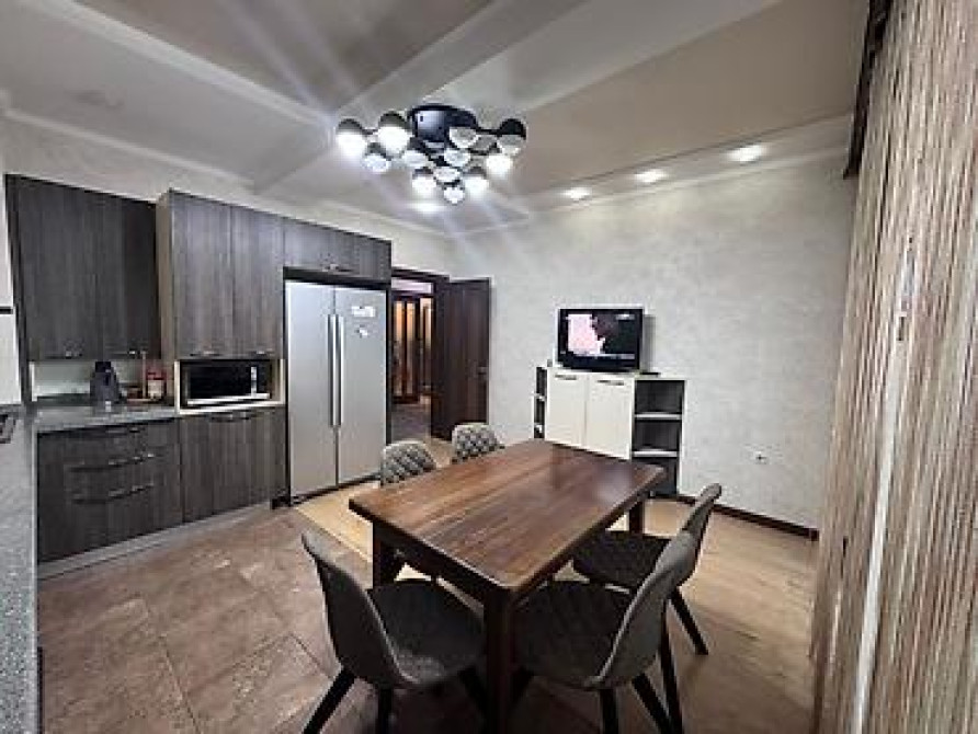 4 комнаты, 122 м², Индивидуалка, 2 этаж, Евроремонт Бишкек - изображение 16