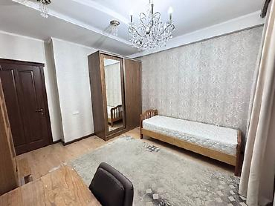 4 комнаты, 122 м², Индивидуалка, 2 этаж, Евроремонт Бишкек - изображение 2