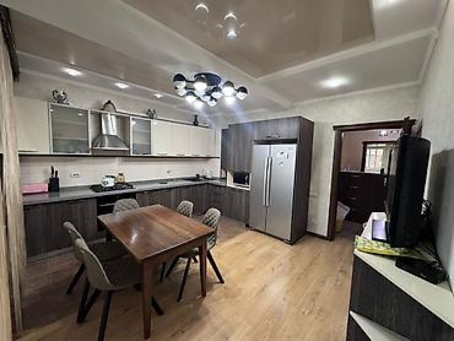 4 комнаты, 122 м², Индивидуалка, 2 этаж, Евроремонт Бишкек - изображение 12