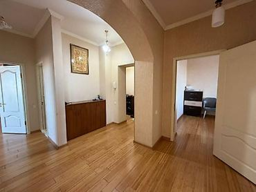 4 комнаты, 143 м², Элитка, 7 этаж, Евроремонт Бишкек - изображение 6