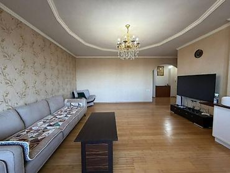 4 комнаты, 143 м², Элитка, 7 этаж, Евроремонт Бишкек - изображение 4