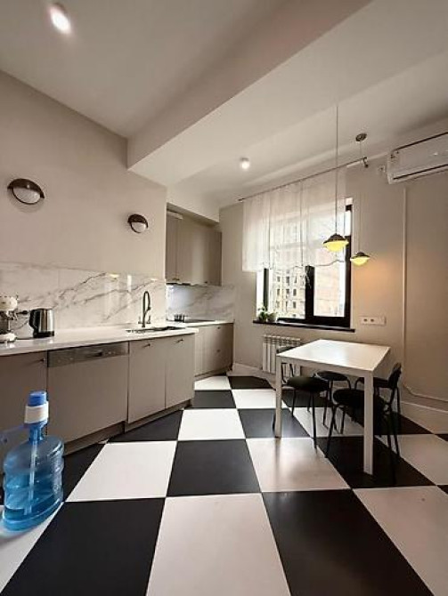 3 комнаты, 138 м², Элитка, 3 этаж, Евроремонт Бишкек - изображение 9