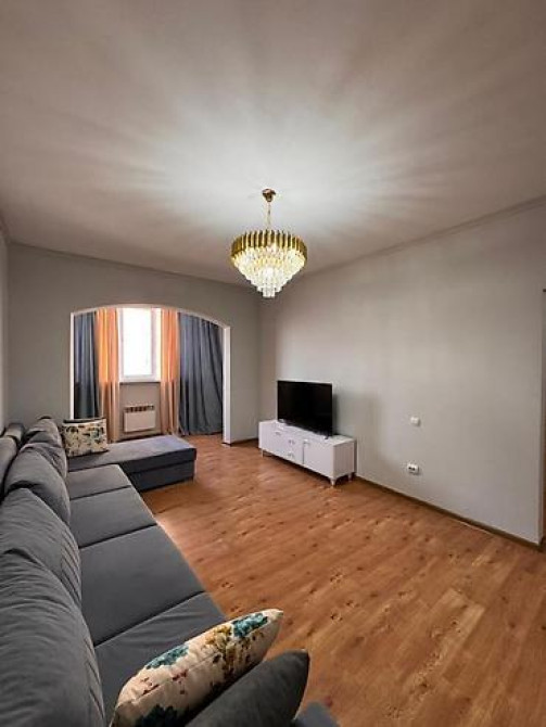 2 комнаты, 53 м², 106 серия улучшенная, 1 этаж, Косметический ремонт Бишкек - изображение 3