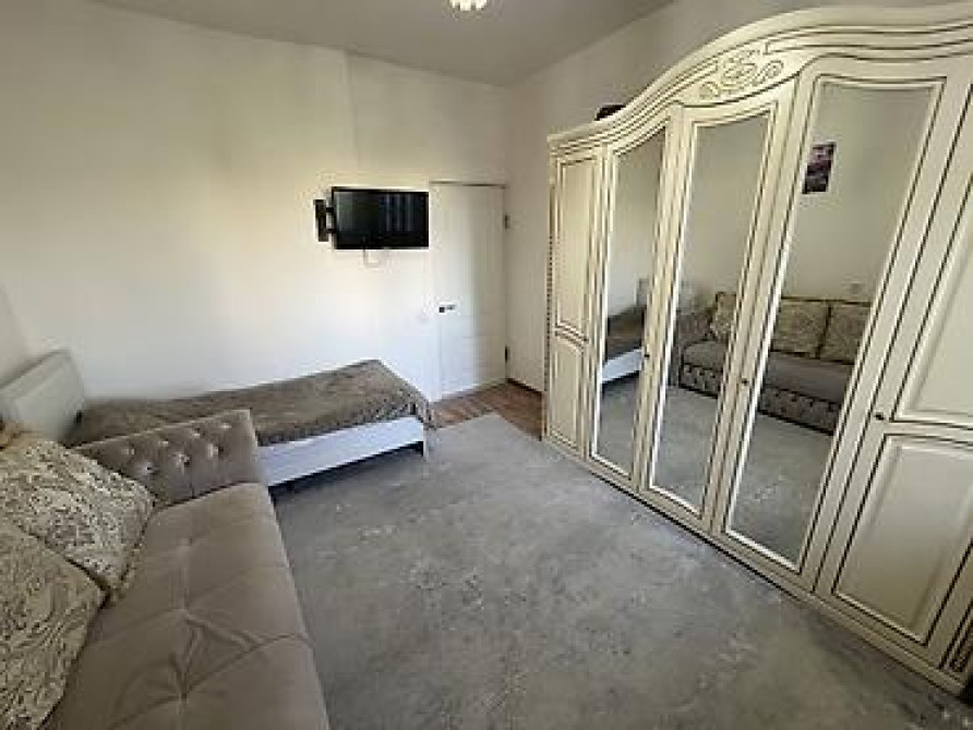 2 комнаты, 53 м², Индивидуалка, 5 этаж, Косметический ремонт Бишкек - изображение 14