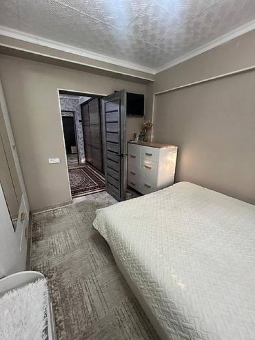 3 комнаты, 50 м², Индивидуалка, 2 этаж, Косметический ремонт Бишкек - изображение 2