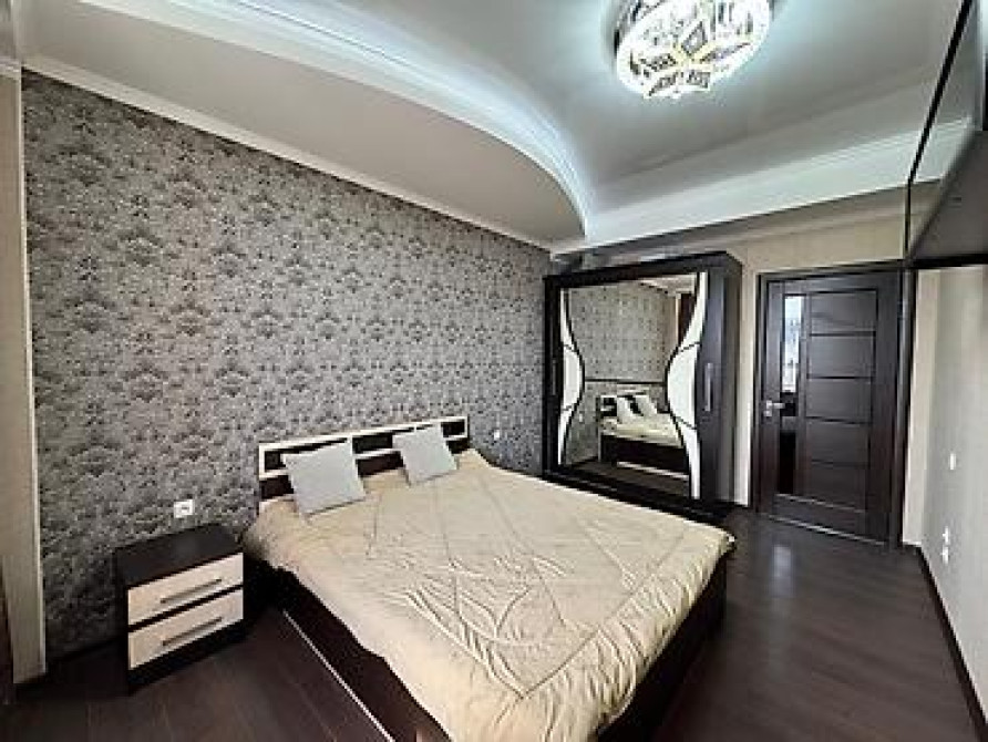 2 комнаты, 53 м², Элитка, 7 этаж, Старый ремонт Бишкек - изображение 2