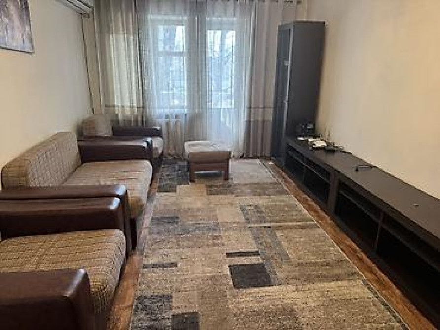 3 комнаты, 55 м², Индивидуалка, 2 этаж, Косметический ремонт Бишкек - изображение 2