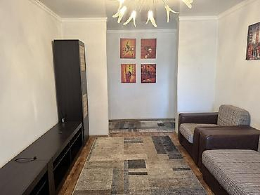 3 комнаты, 55 м², Индивидуалка, 2 этаж, Косметический ремонт Бишкек - изображение 1