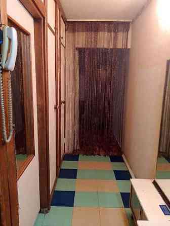 2 комнаты, 52 м², 104 серия, 2 этаж, Старый ремонт Бишкек