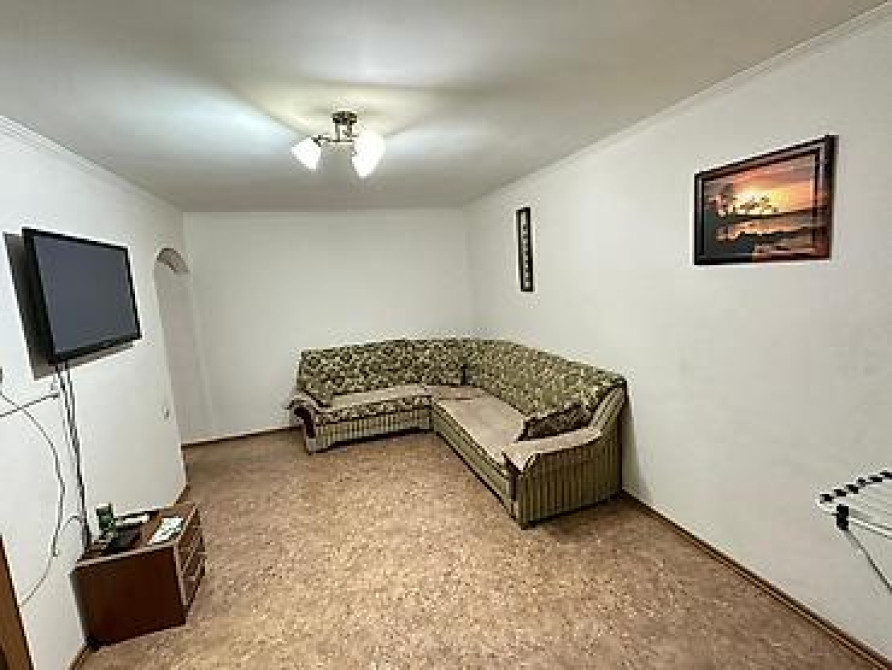 2 комнаты, 55 м², Индивидуалка, 3 этаж, Косметический ремонт Бишкек - изображение 8