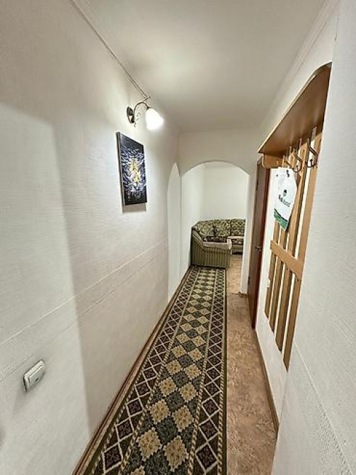 2 комнаты, 55 м², Индивидуалка, 3 этаж, Косметический ремонт Бишкек - изображение 2