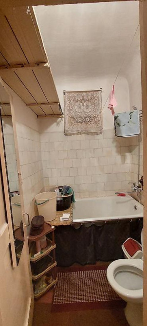 2 комнаты, 43 м², Индивидуалка, 1 этаж, Старый ремонт Бишкек - изображение 2
