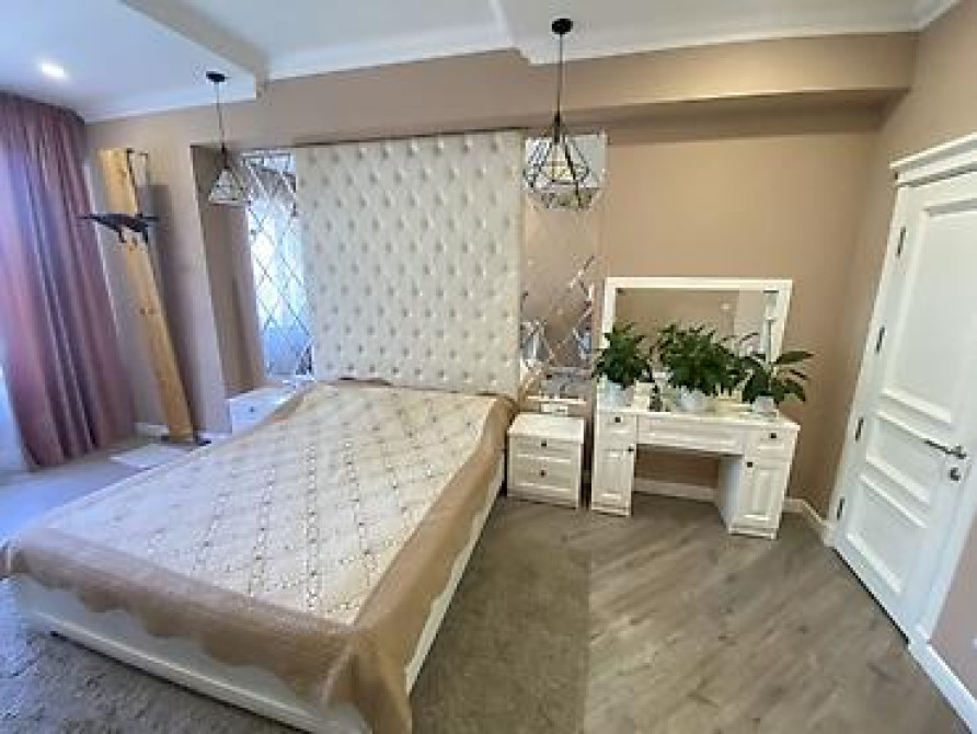3 комнаты, 110 м², Элитка, 3 этаж, Дизайнерский ремонт Бишкек - изображение 17