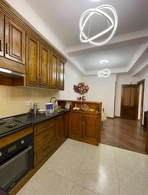 3 комнаты, 122 м², Элитка, 9 этаж, Свежий ремонт Бишкек - изображение 5