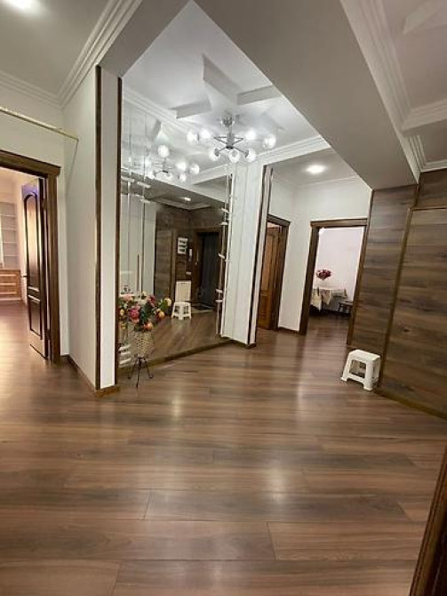 3 комнаты, 122 м², Элитка, 9 этаж, Дизайнерский ремонт Бишкек - изображение 8
