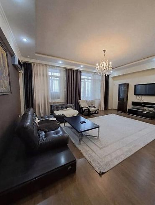 3 комнаты, 118 м², Элитка, 3 этаж, Евроремонт Бишкек - изображение 2