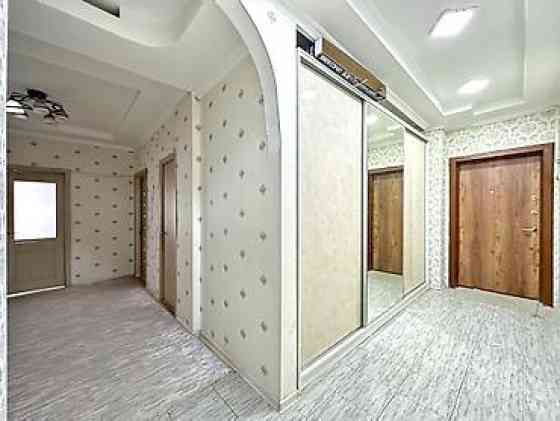 3 комнаты, 104 м², Элитка, 2 этаж, Требуется ремонт Бишкек