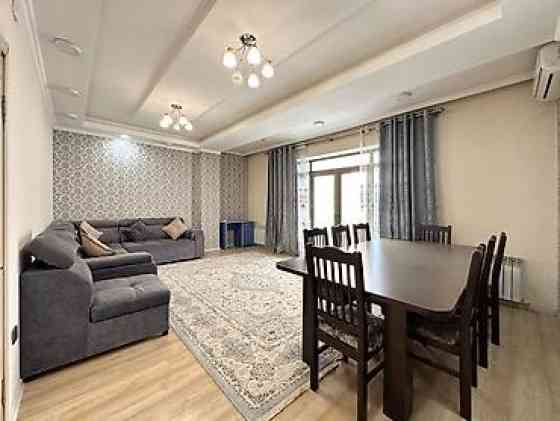 3 комнаты, 104 м², Элитка, 2 этаж, Требуется ремонт Бишкек