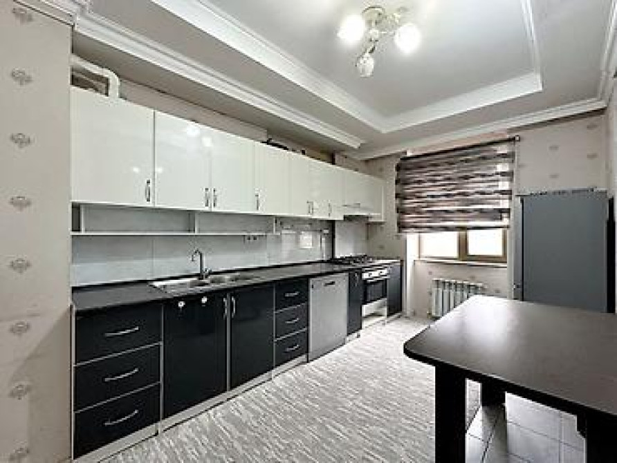 3 комнаты, 104 м², Элитка, 2 этаж, Требуется ремонт Бишкек - изображение 4