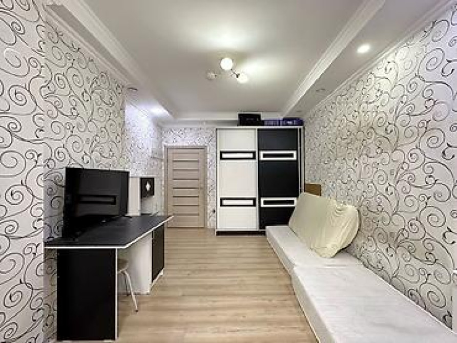 3 комнаты, 104 м², Элитка, 2 этаж, Требуется ремонт Бишкек - изображение 5