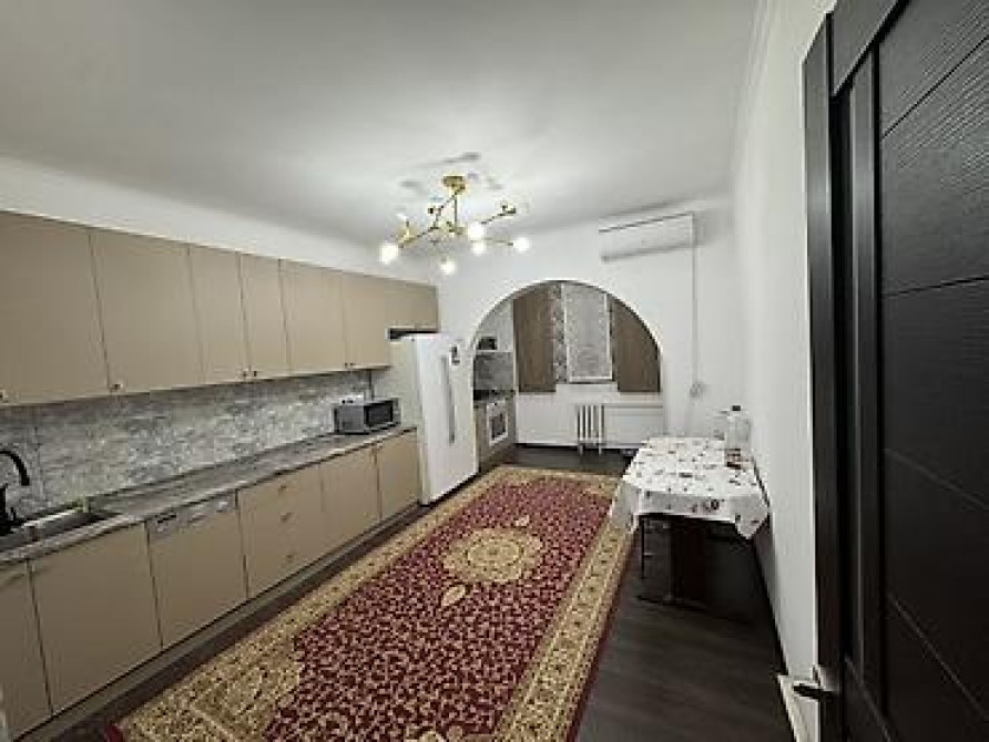 3 комнаты, 104 м², 106 серия улучшенная, 1 этаж Bishkek - photo 9