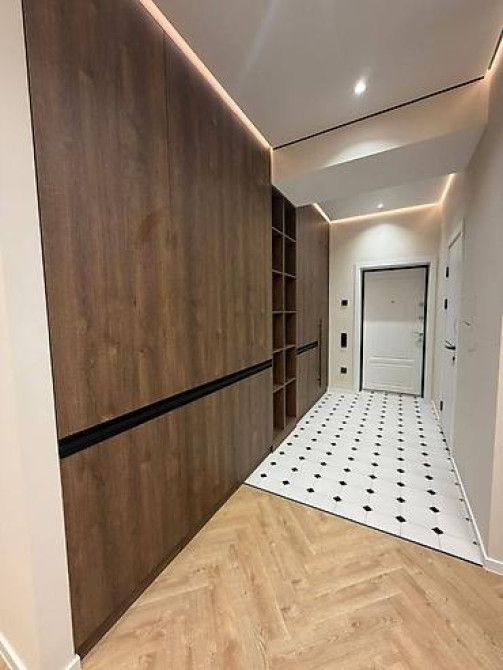 3 комнаты, 65 м², 3 этаж, Дизайнерский ремонт Бишкек - изображение 4