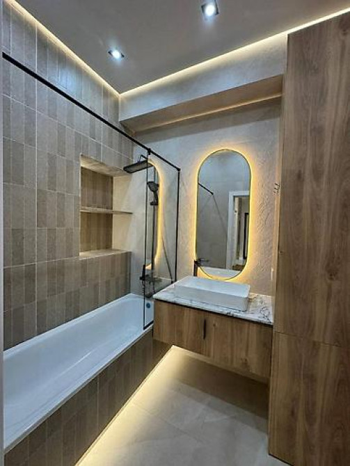 3 комнаты, 116 м², 6 этаж, Дизайнерский ремонт Bishkek - photo 3