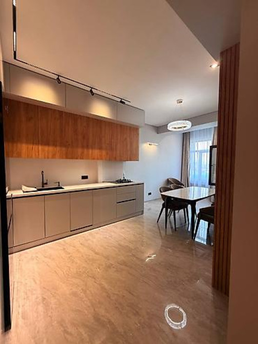 3 комнаты, 80 м², Элитка, 12 этаж, Дизайнерский ремонт Бишкек - изображение 2