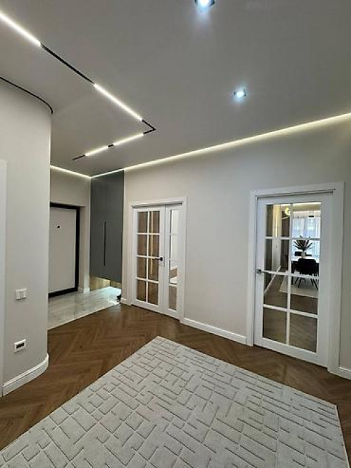 3 комнаты, 116 м², Элитка, 6 этаж, Дизайнерский ремонт Bishkek - photo 2