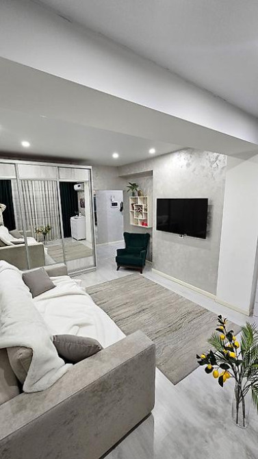 1 комната, 38 м², Элитка, 12 этаж, Дизайнерский ремонт Бишкек - изображение 2