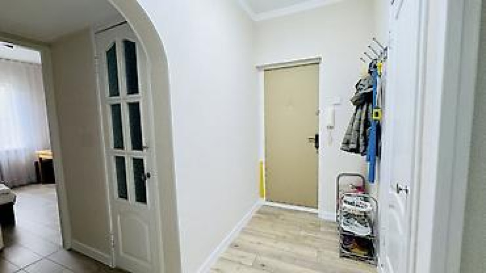 3 комнаты, 70 м², Боконбаева/Уметалиева 105 серия, 2 этаж, Свежий ремонт Бишкек - изображение 8