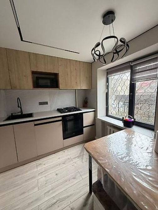 3 комнаты, 54 м², Бишкек Парк ТРЦ Индивидуалка, 2 этаж, Евроремонт Бишкек - изображение 1